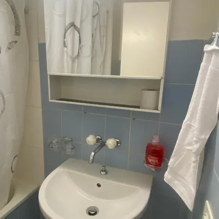 Apartment Centre De *